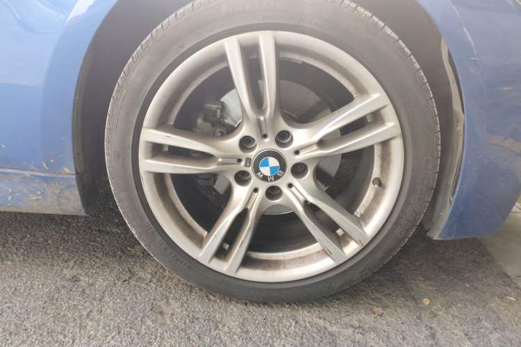 Used BMW 3 Series 2017 320i M Sport Right Front Wheel Hub