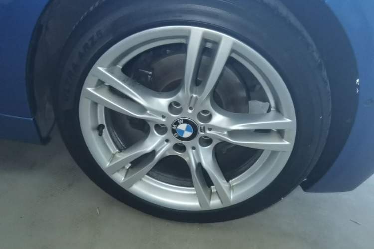 Used BMW 3 Series 2017 320i M Sport Right Front Wheel Hub