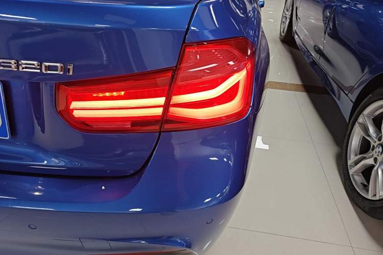 Used BMW 3 Series 2017 320i M Sport Right Rear Taillight
