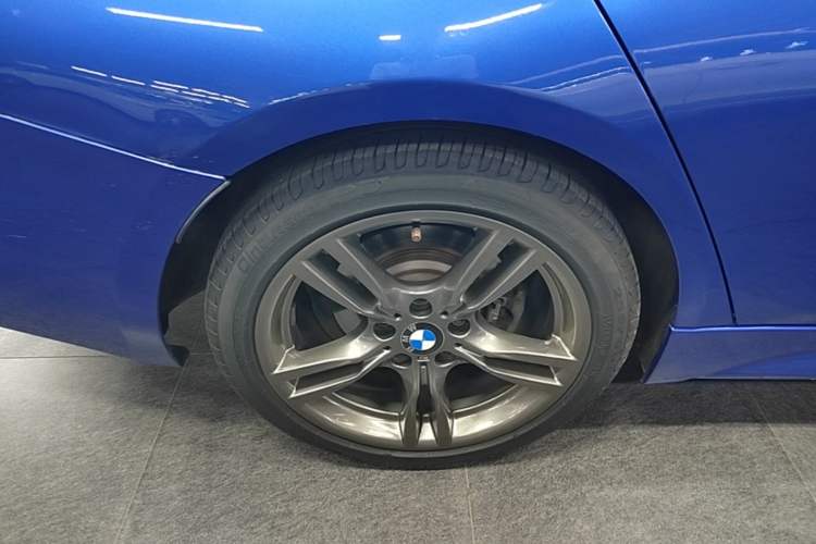 Used BMW 3 Series 2017 320Li M Sport Edition Right Rear Wheel Hub