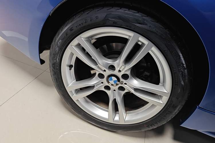 Used BMW 3 Series 2017 320i M Sport Right Rear Wheel Hub