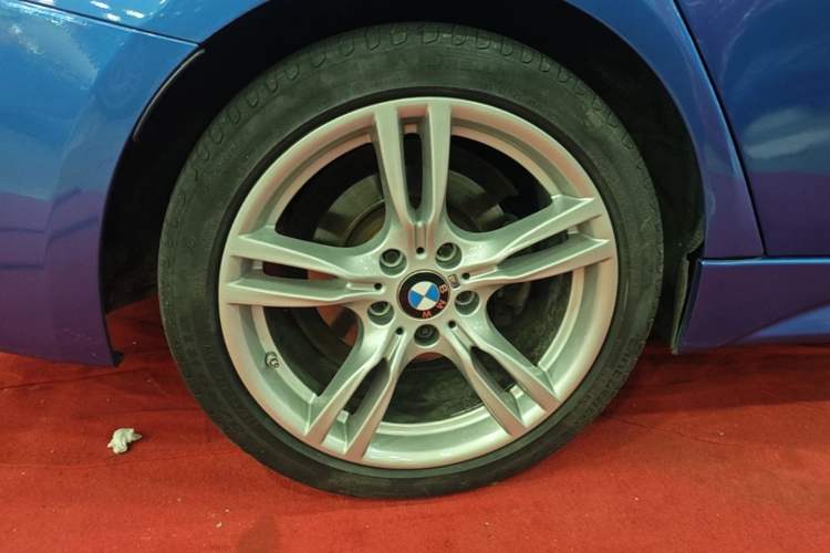 Used BMW 3 Series 2017 320i M Sport Right Rear Wheel Hub