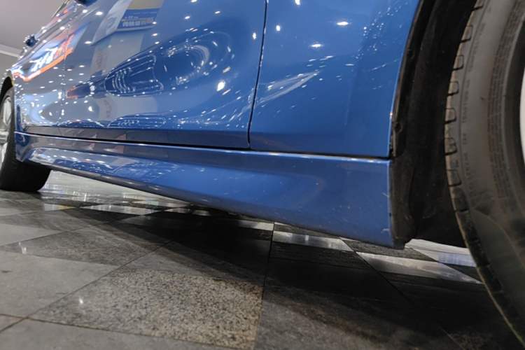 Used BMW 3 Series 2017 320Li M Sport Edition Right Side Sill
