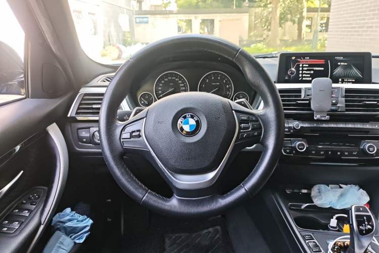 Used BMW 3 Series 2017 320i M Sport Steering Wheel