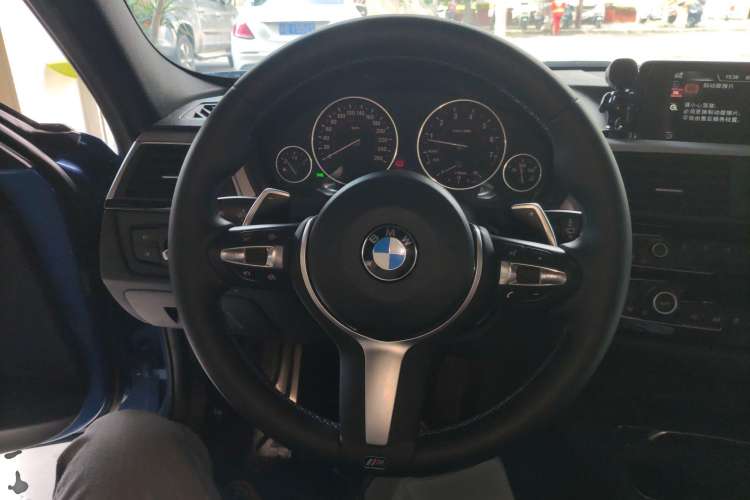 Used BMW 3 Series 2017 320i M Sport Steering Wheel