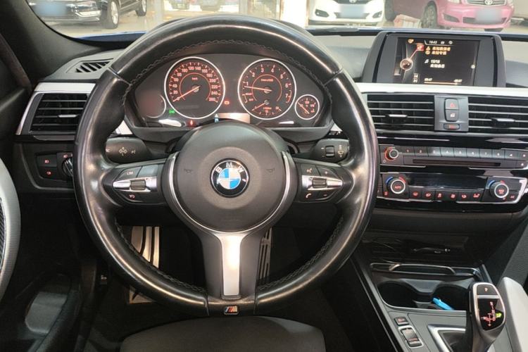 Used BMW 3 Series 2017 320i M Sport Steering Wheel