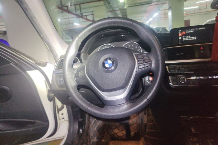 Used BMW 3 Series 2017 320Li Fashion Model Steering Wheel