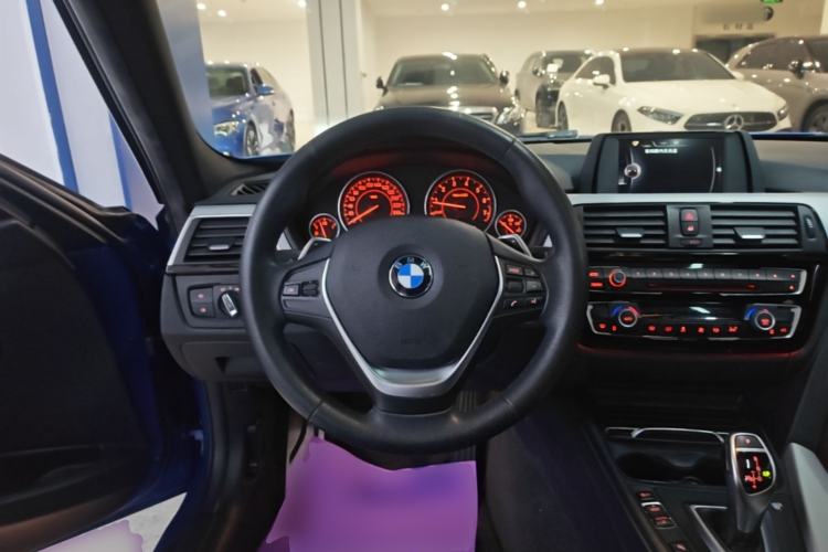 Used BMW 3 Series 2017 320i M Sport Steering Wheel