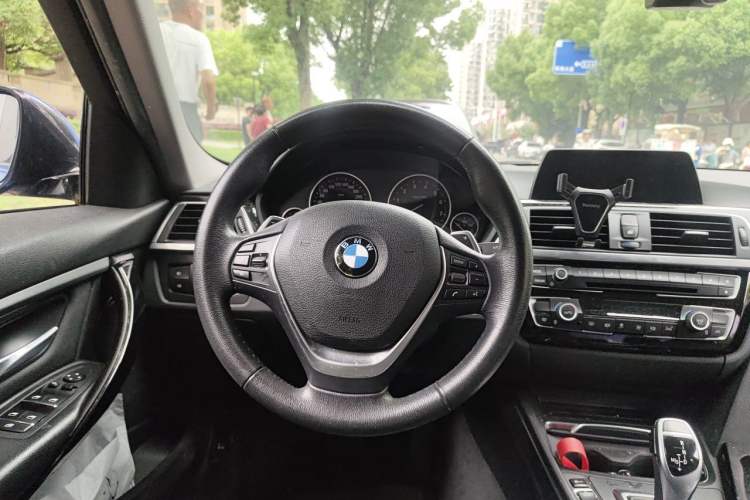Used BMW 3 Series 2017 320Li M Sport Edition Steering Wheel