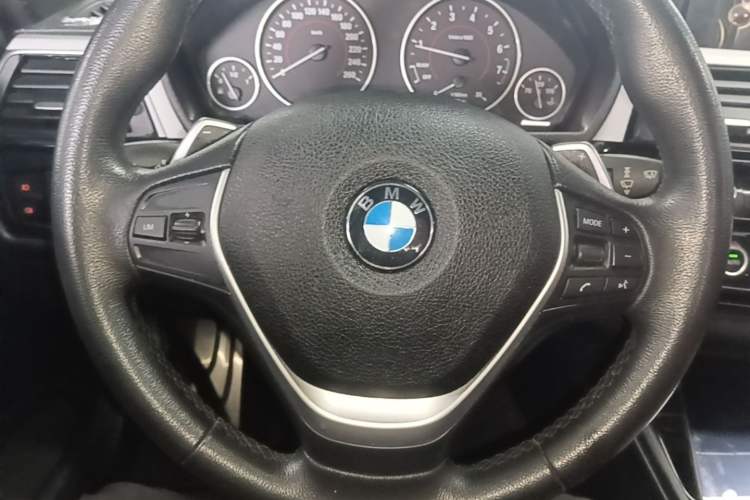 Used BMW 3 Series 2017 320i M Sport Steering Wheel