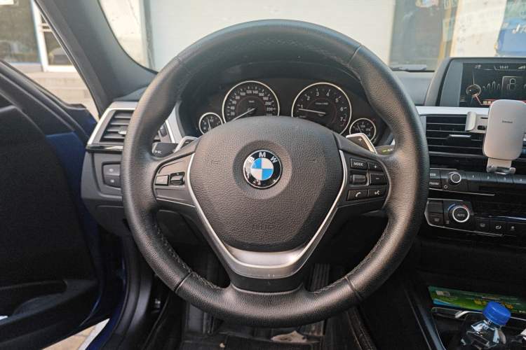 Used BMW 3 Series 2017 320i M Sport Steering Wheel