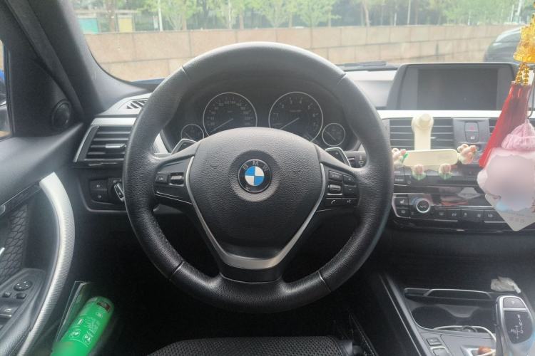 Used BMW 3 Series 2017 320i M Sport Steering Wheel