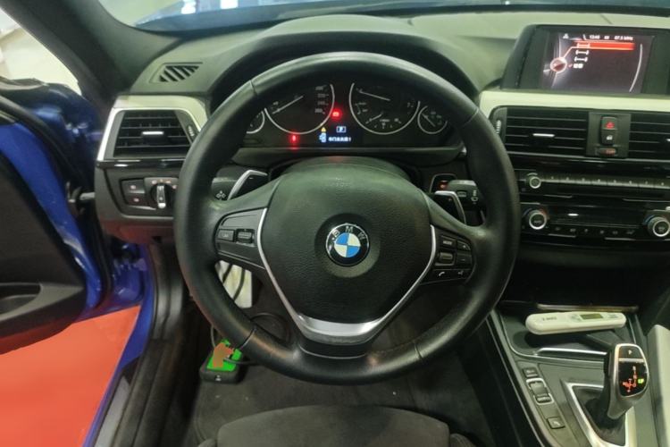 Used BMW 3 Series 2017 320i M Sport Steering Wheel