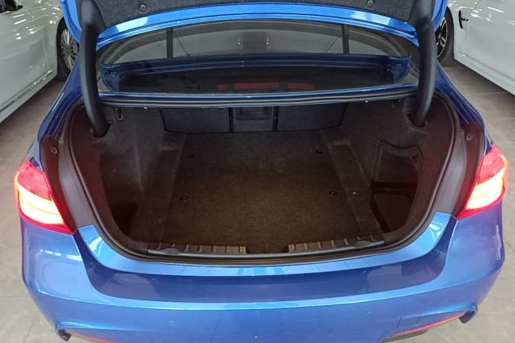 Used BMW 3 Series 2017 320Li M Sport Edition Trunk
