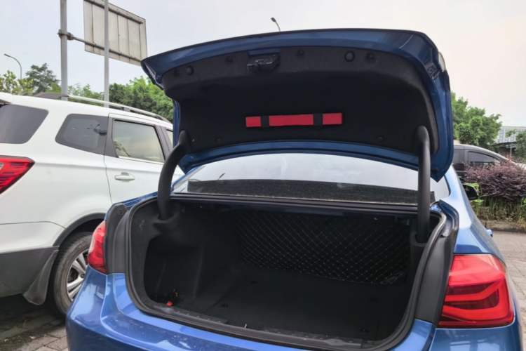 Used BMW 3 Series 2017 320i M Sport Trunk
