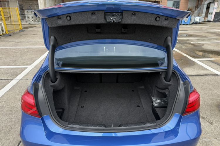Used BMW 3 Series 2017 330i M Sport Edition Trunk