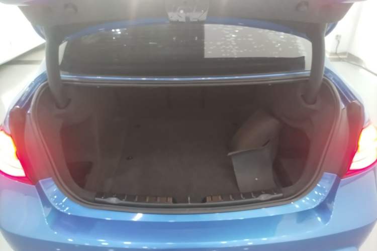 Used BMW 3 Series 2017 320i M Sport Trunk