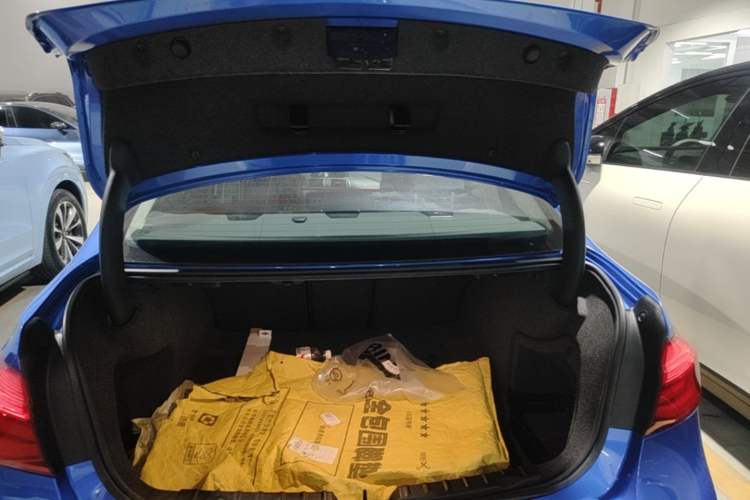 Used BMW 3 Series 2017 320Li M Sport Edition Trunk