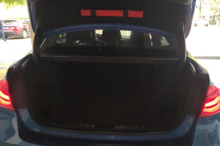 Used BMW 3 Series 2017 320i M Sport Trunk