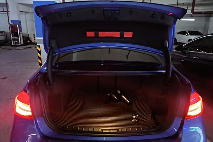 Used BMW 3 Series 2017 320Li M Sport Edition Trunk