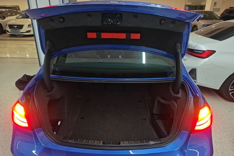 Used BMW 3 Series 2017 320i M Sport Trunk