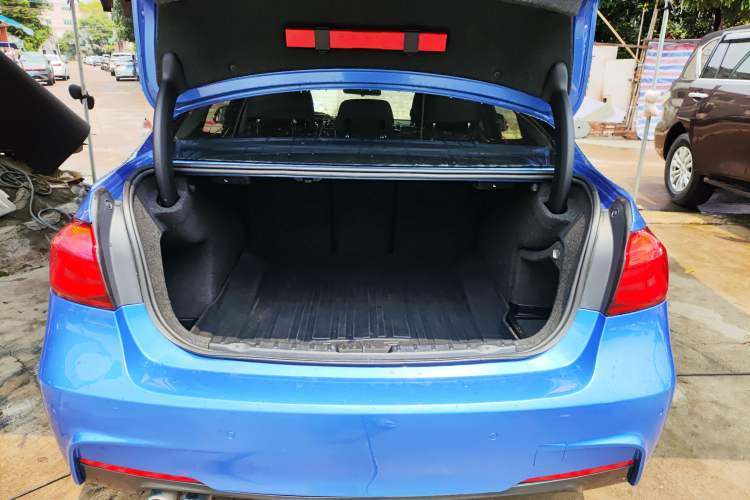 Used BMW 3 Series 2017 320Li M Sport Edition Trunk