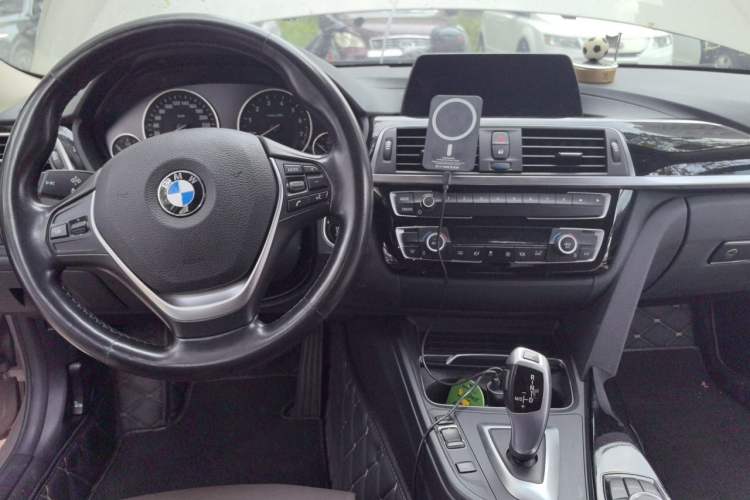 Used BMW 3 Series 2017 320Li M Sport Edition Center Console