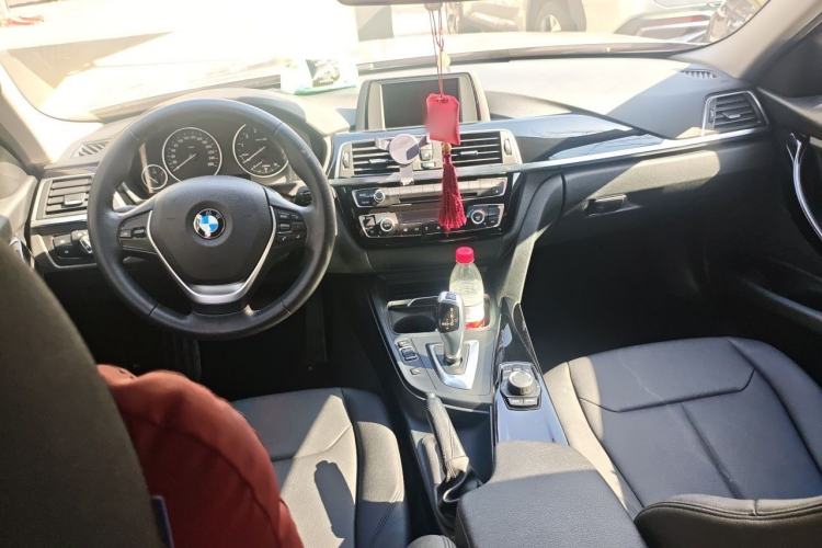 Used BMW 3 Series 2017 320Li Fashion Model Center Console