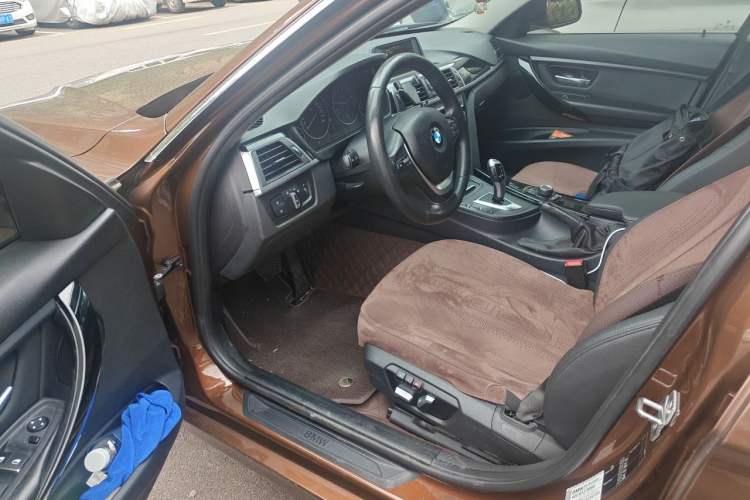 Used BMW 3 Series 2017 318i Fashion Model Driver Seat