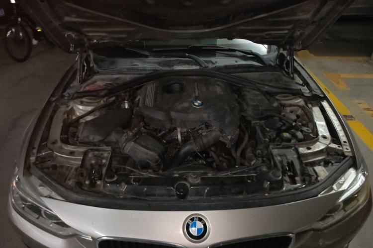 Used BMW 3 Series 2017 320Li Fashion Model Engine Bay
