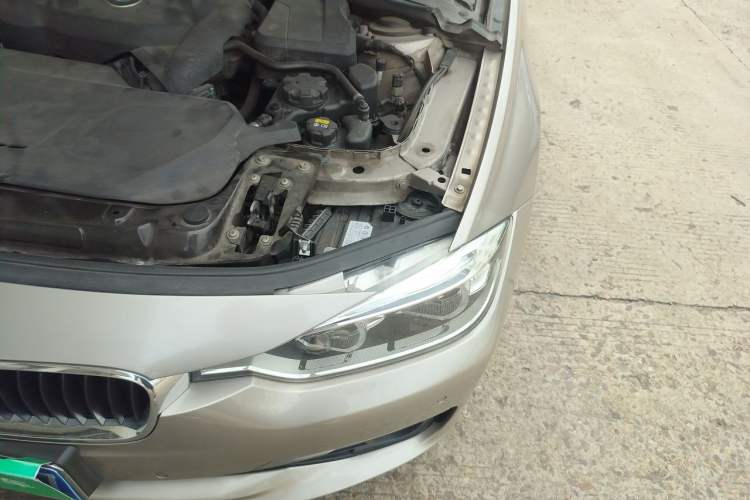 Used BMW 3 Series 2017 320Li Fashion Model Engine Bay Left