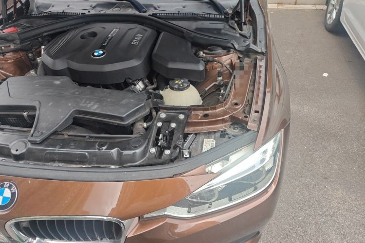 Used BMW 3 Series 2017 318i Fashion Model Engine Bay Left
