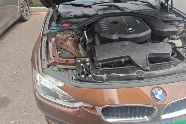 Used BMW 3 Series 2017 318i Fashion Model Engine Bay Right