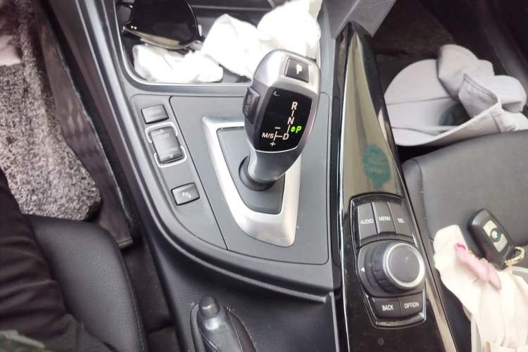Used BMW 3 Series 2017 320Li Fashion Model Gear Lever