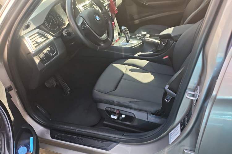 Used BMW 3 Series 2017 320Li Fashion Model Left Front Seat