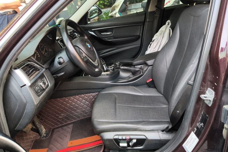 Used BMW 3 Series 2017 318Li Fashion Model Left Front Seat