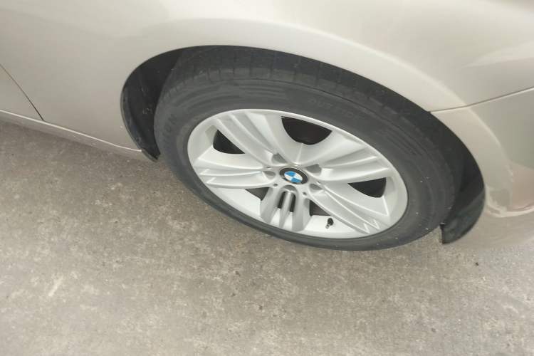 Used BMW 3 Series 2017 320Li Fashion Model Right Front Wheel Hub