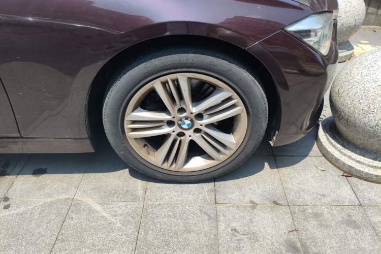 Used BMW 3 Series 2017 320Li Fashion Model Right Front Wheel Hub