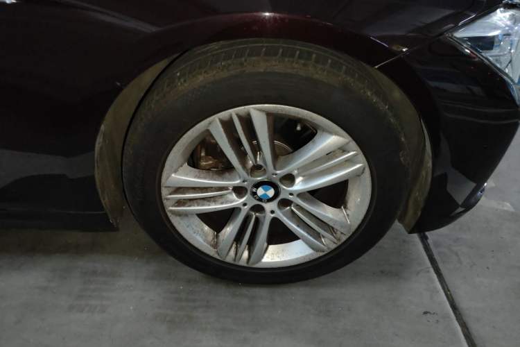 Used BMW 3 Series 2017 320Li Fashion Model Right Front Wheel Hub