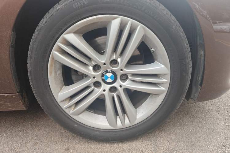 Used BMW 3 Series 2017 318i Fashion Model Right Front Wheel Hub