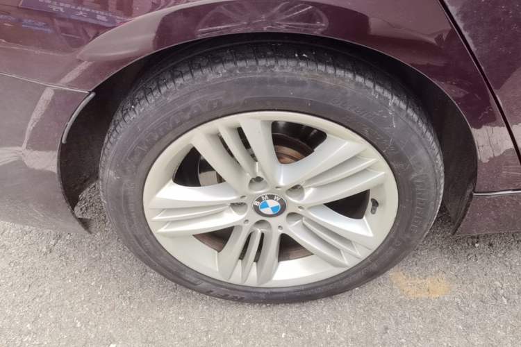 Used BMW 3 Series 2017 320Li Fashion Model Right Rear Wheel Hub