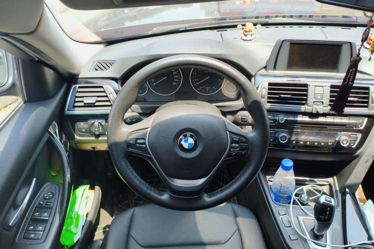 Used BMW 3 Series 2017 320Li Fashion Model Steering Wheel