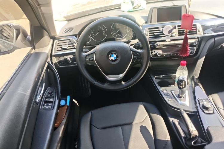 Used BMW 3 Series 2017 320Li Fashion Model Steering Wheel
