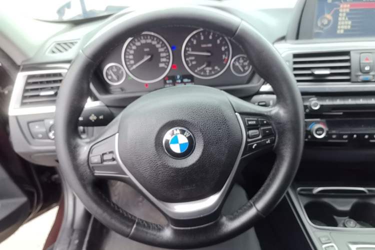 Used BMW 3 Series 2017 320Li Fashion Model Steering Wheel