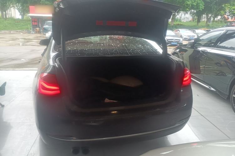 Used BMW 3 Series 2017 320Li Fashion Model Trunk