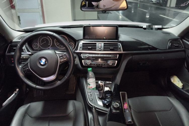 Used BMW 3 Series 2017 320Li Fashion Model Center Console