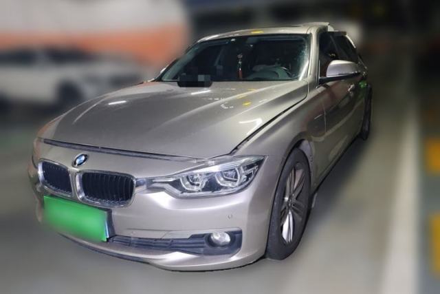 Ojetý BMW 3 Series 2017 320Li Fashion Model