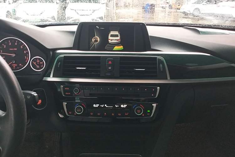 Used BMW 3 Series 2017 320Li Fashion Model Audio And AC Panel