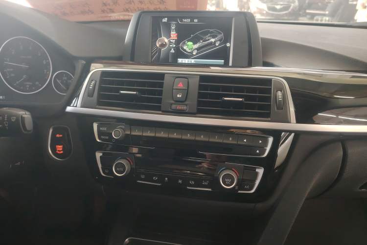 Used BMW 3 Series 2017 320Li Fashion Model Audio And AC Panel