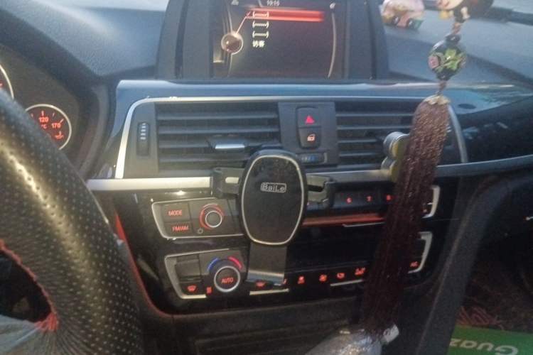 Used BMW 3 Series 2017 320Li Fashion Model Audio And AC Panel
